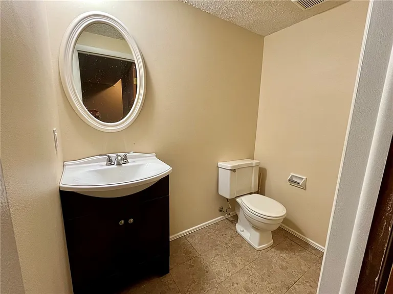 168 Surrey Hill Way — Photo 15