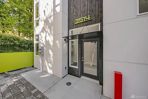 1st image of 3514 NE 87th St