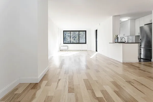 Rented by Olnick Organization | media 10
