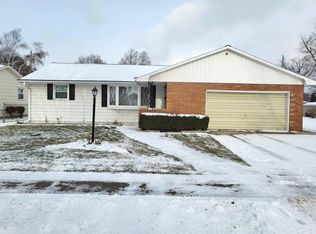 1168 Shadow Ln, Green Bay, WI 54304