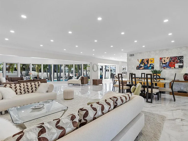 207 Royal Palm Dr — Photo 17