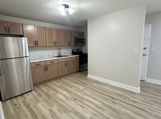 18 Hampton Rd #E4, New Brunswick, NJ 08901