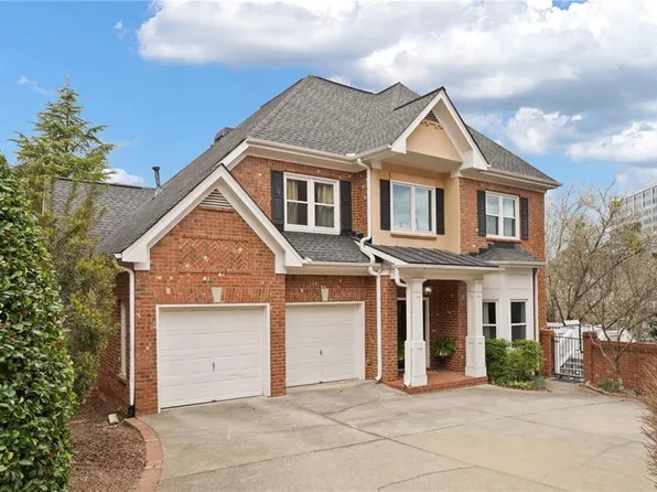 1056 Fairway Ests NE, Atlanta, GA 30319