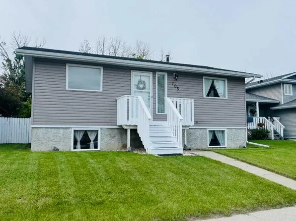 705 N 10th Ave SE, High River, AB T1V 1K3