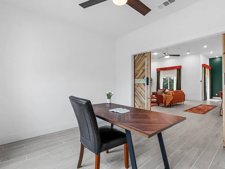 4013 Legend Trl — Photo 21