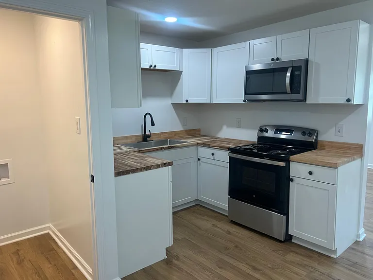 1904 Dutch Valley Dr #3 — Photo 3