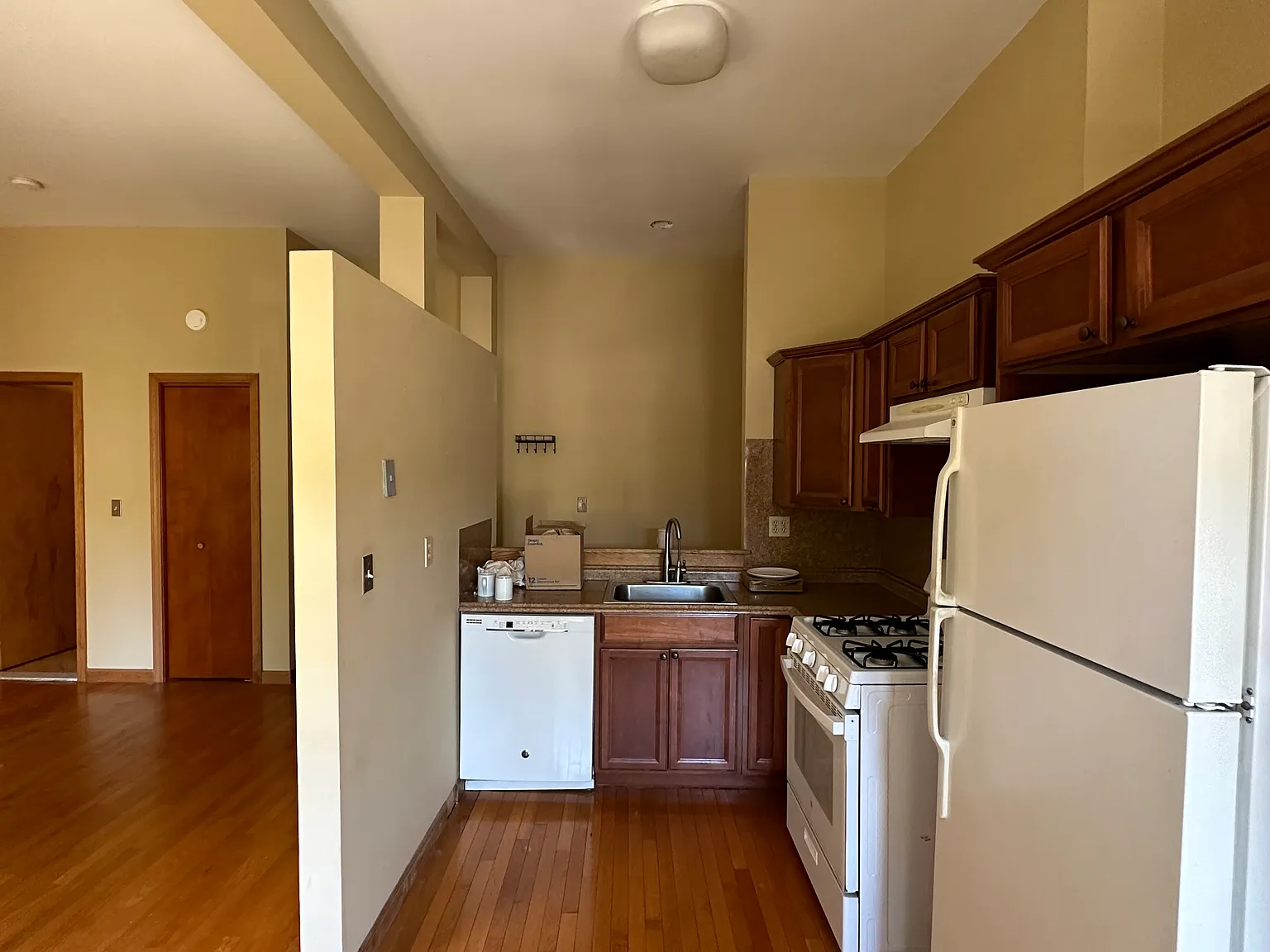 1 bed, 1.5 bath, 800 sqft, $1,825 — Photo 4