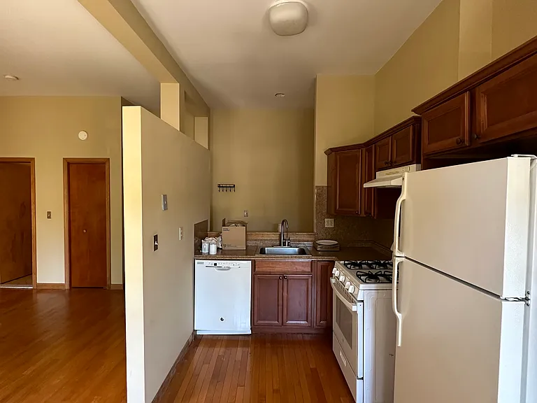 208 Wooster St #1 — Photo 4