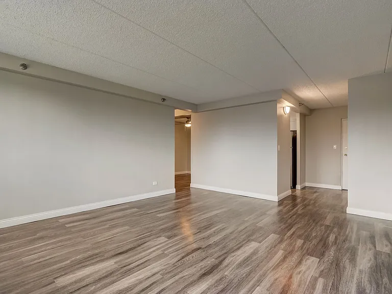 Bartlett Court Apartments — Photo 58