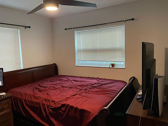 5th image of 4635 Iris St N