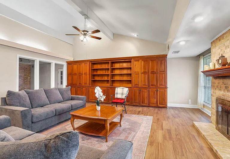 2517 Berrybrook Dr — Photo 3