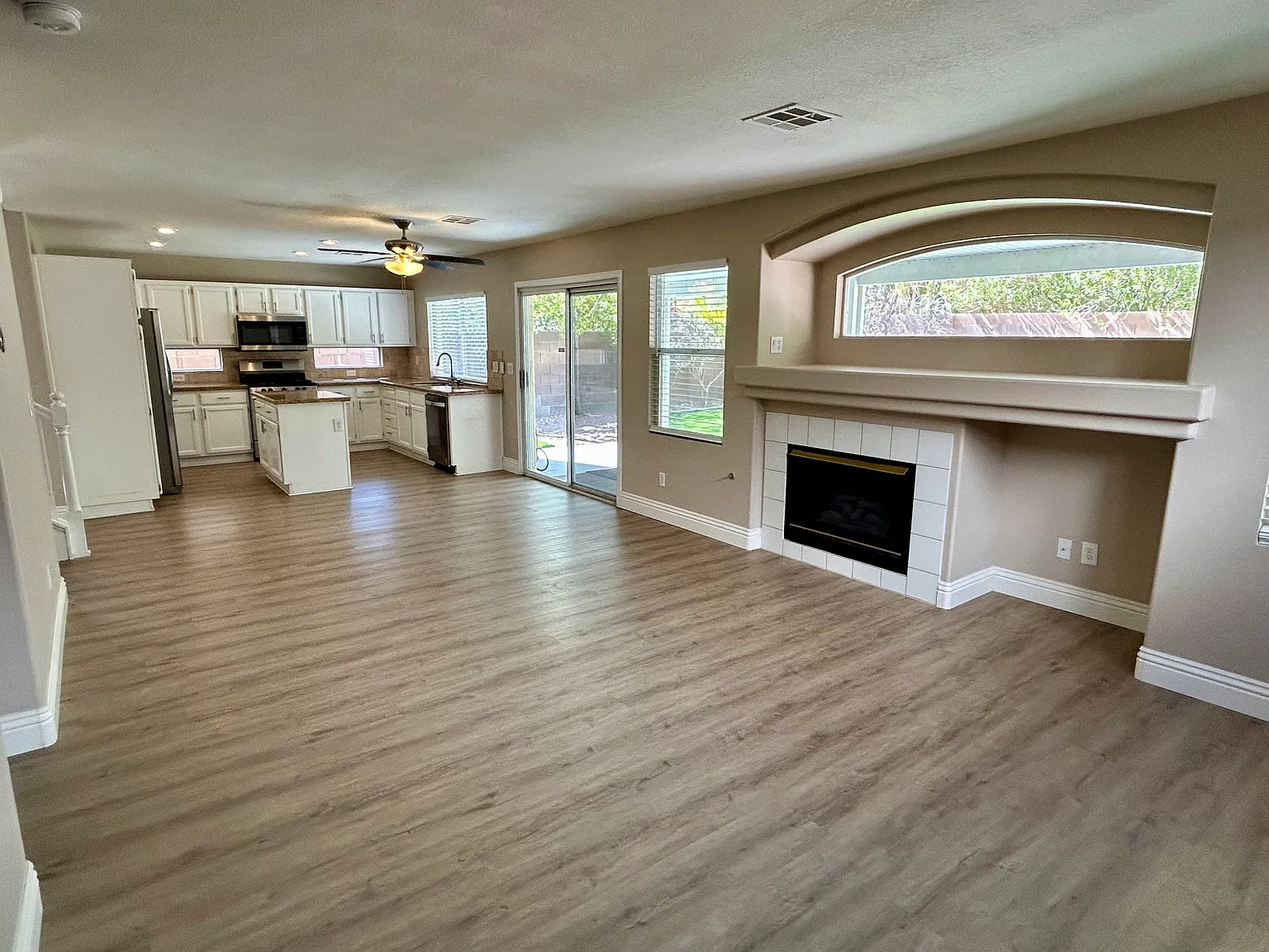 4 bed, 2.5 bath, 2110 sqft, $2,600 — Photo 4