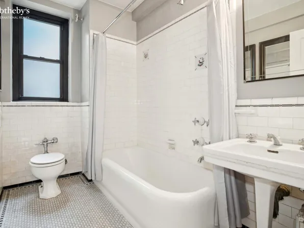 235 East 22nd Street image 7 of 12