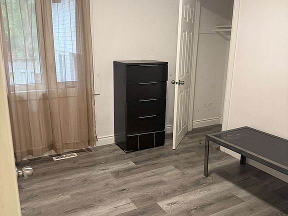 5th image of 58 Kingsmere Cres