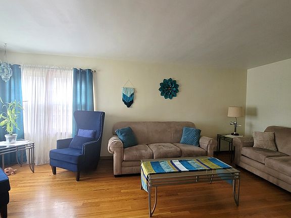 5th image of 3634 Sarah St