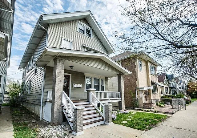 4126 W Newport Ave — Photo 3
