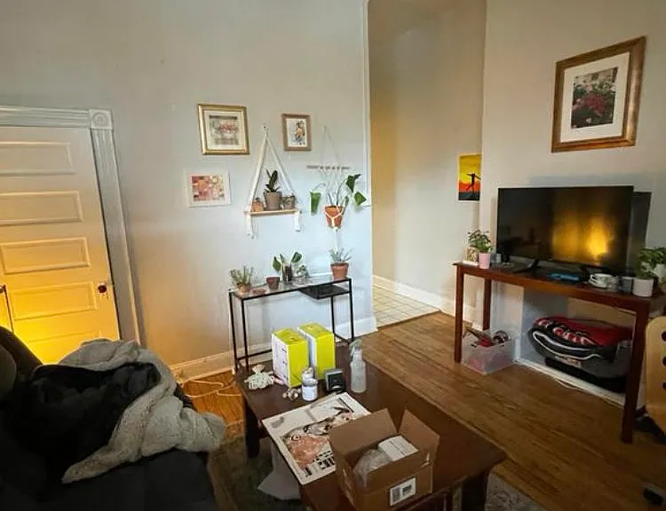 2825 Saint Paul St #1B — Photo 3