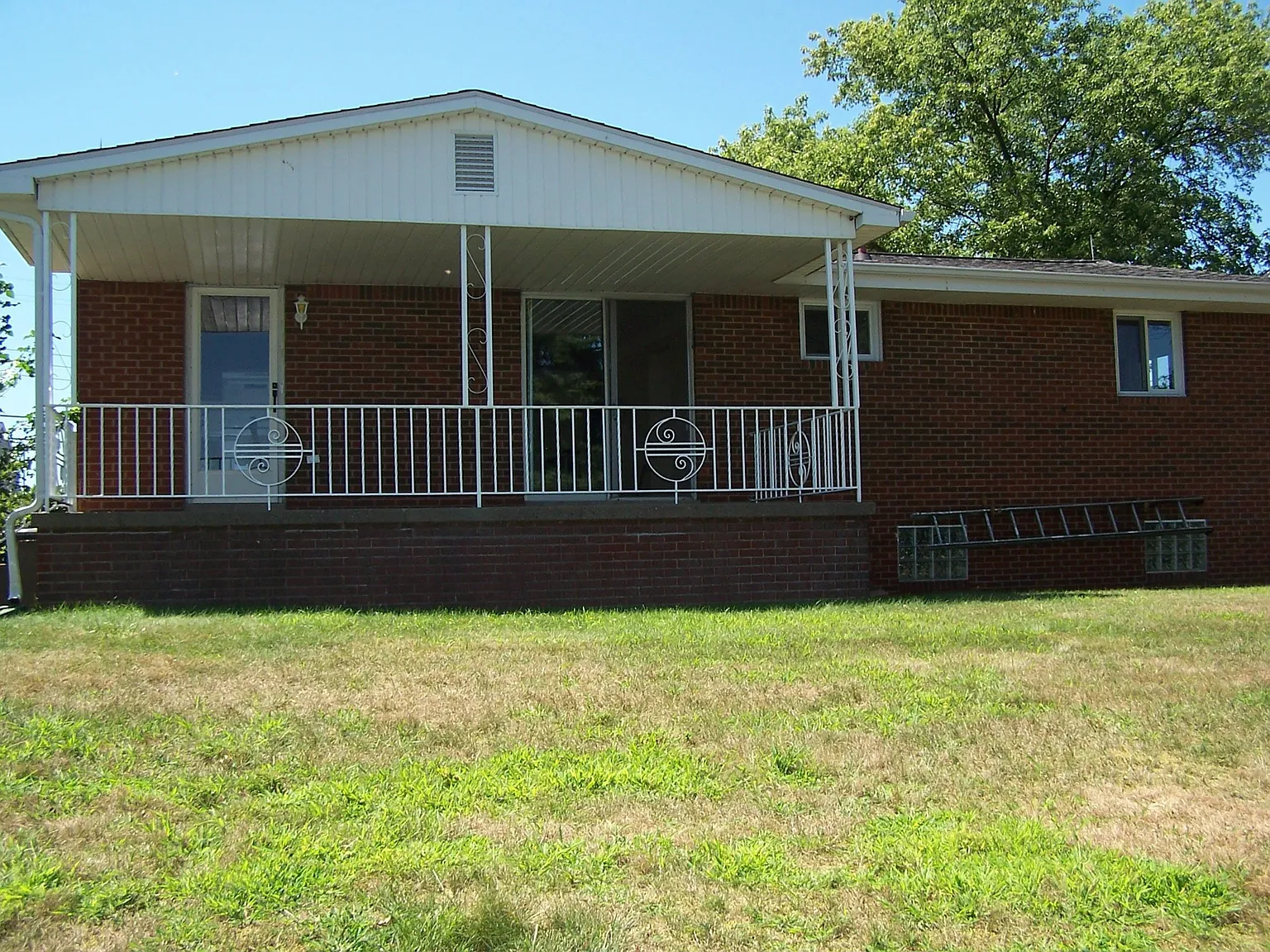 415 Beckman Dr photo 1