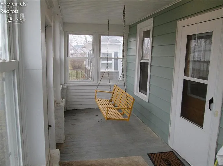 334 Harrison St photo 1