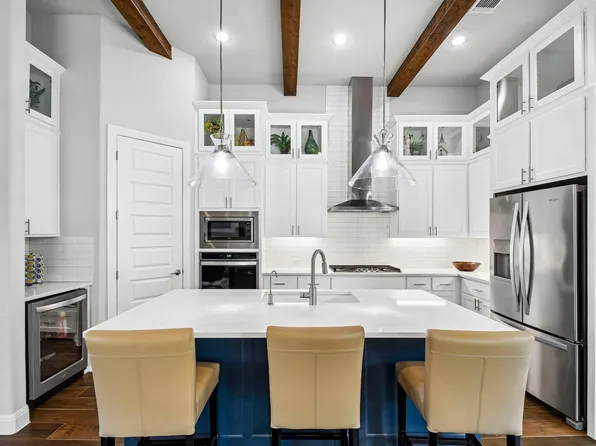 360 Mendocino Ln, Austin, TX 78737