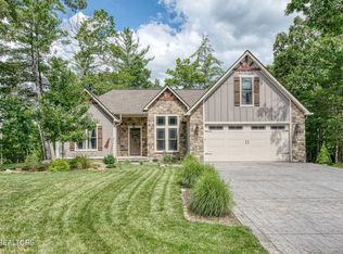 120 Kenwood Dr, Fairfield Glade, TN 38558