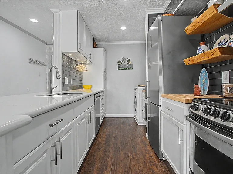 307 Yacht Club Ln #307 — Photo 3