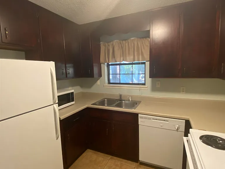 3701 Donovan Dr #B — Photo 13