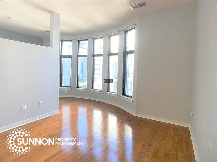 1 bed, 1.0 bath, 524 sqft, $1,295 — Photo 3