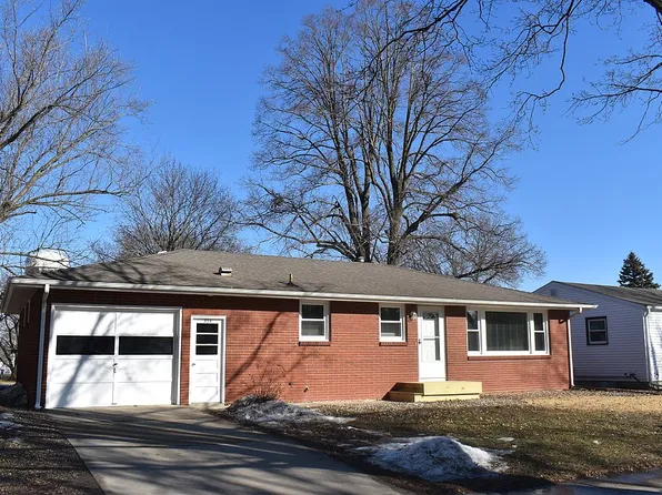 934 14th St SE, Mason City, IA 50401