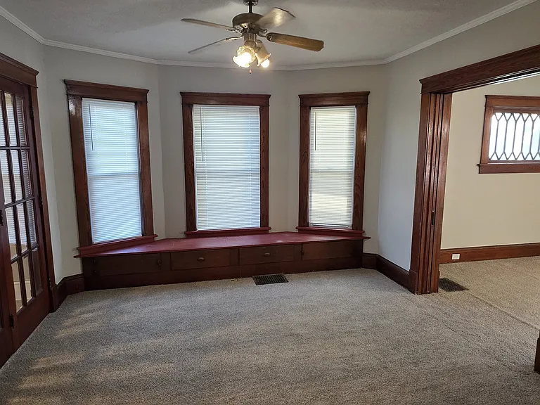 1225 W Osborne St — Photo 22