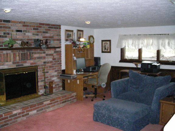 Large Rec Room with gas fireplace