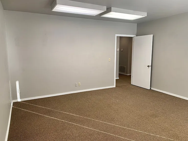 601 N Kelly Ave #107 — Photo 8