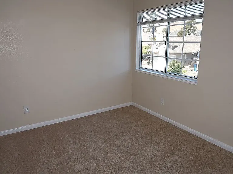701 Deerfield Dr — Photo 27