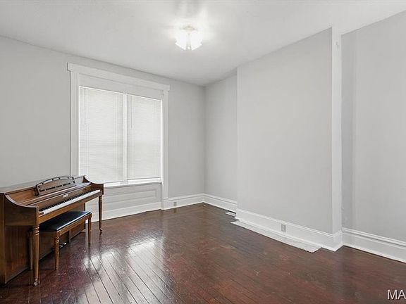 3rd image of 3645 Oregon Ave