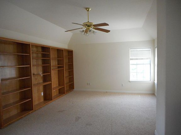 3rd image of 3305 Los Indios Pkwy