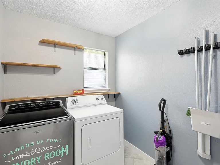 749 Western Trl — Photo 35