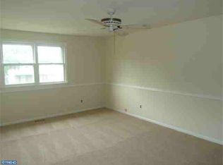 2 Chapelcrest Ln, Wilmington, DE 19810