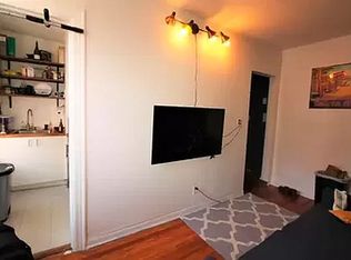 301 W 20th St #A3, New York, NY 10011