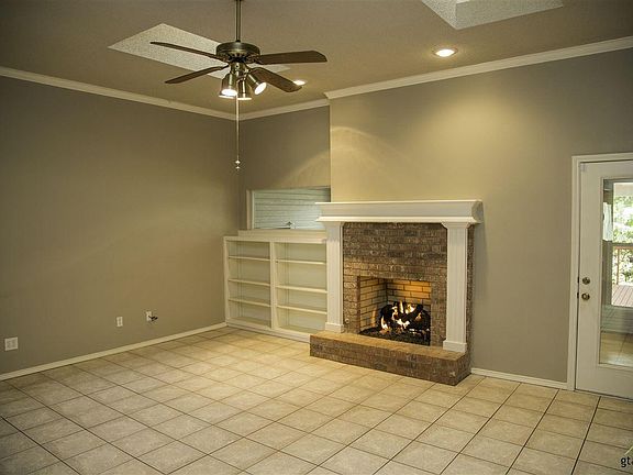4th image of 23613 Lakeview Dr