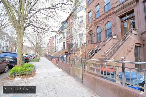 Rented by ZealEstate Group Inc | media 16