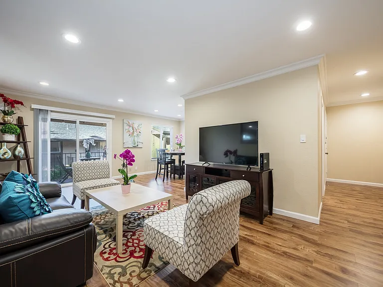 888 Golden Saratoga-Cupertino Apartment Homes — Photo 56