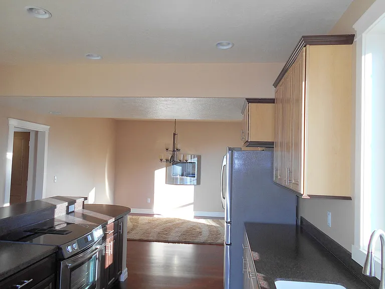 2906 Encino Dr — Photo 7