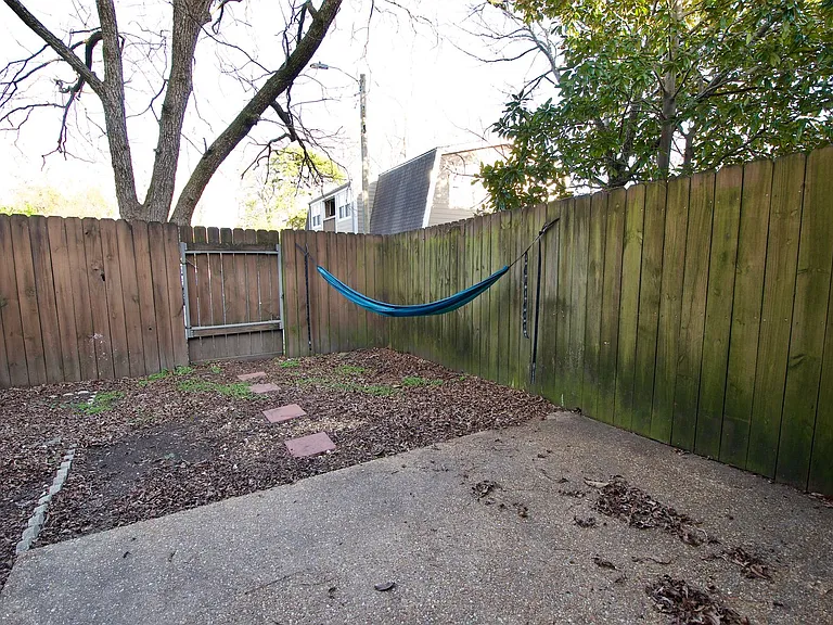 210 N Ross St #A — Photo 28