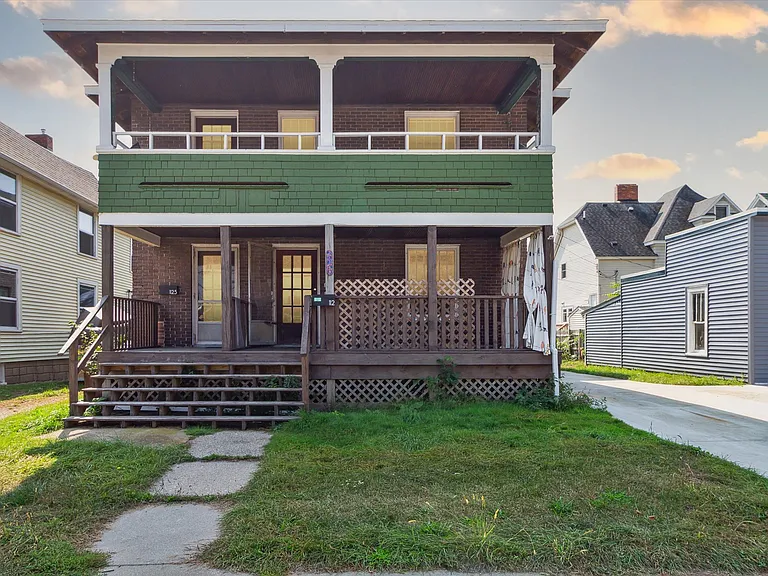 112 E Center St — Photo 1