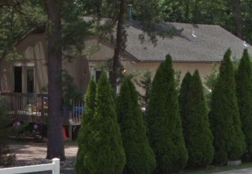 2nd image of 726 Albert Ave
