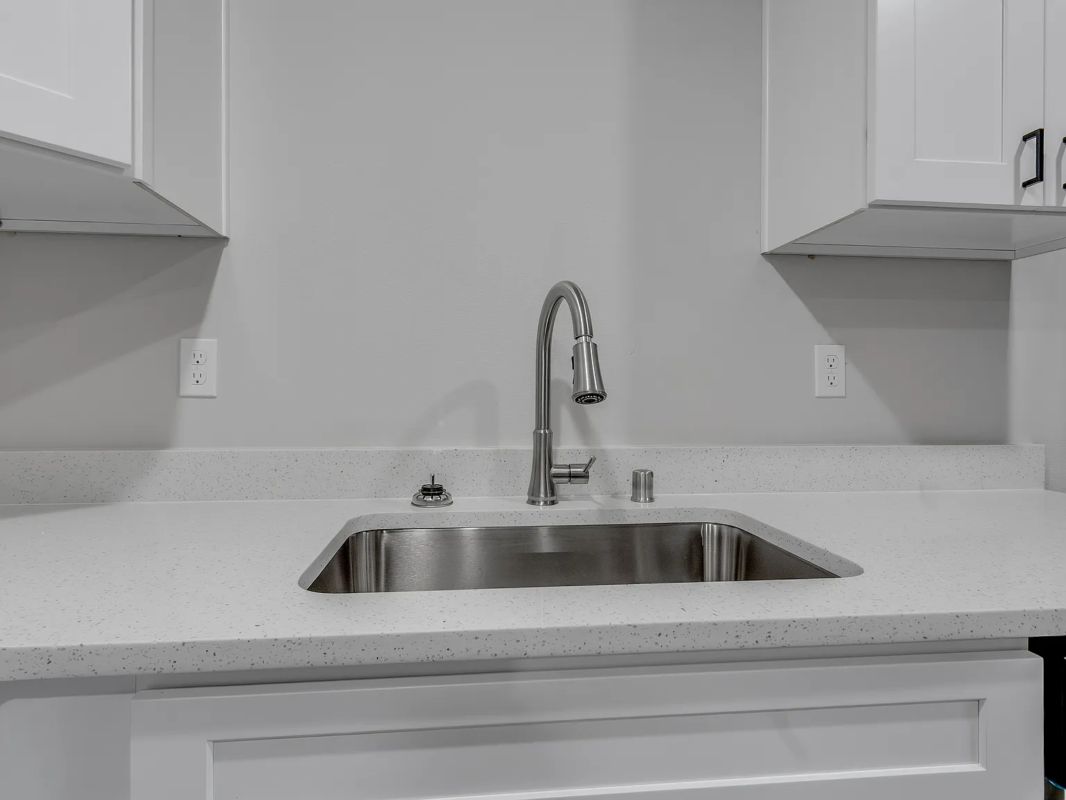 3 bed, 1208 sqft, $2,450 — Photo 4