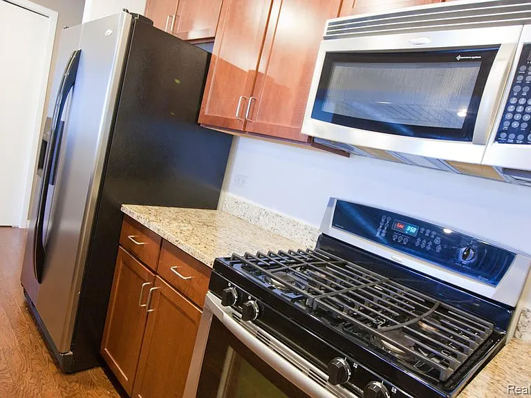 3670 Woodward Ave #410 — Photo 14