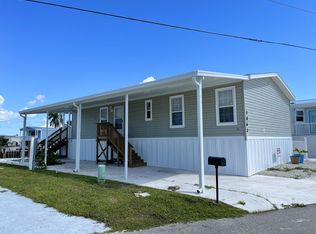 3862 Blueberry Ln, Saint James City, FL 33956