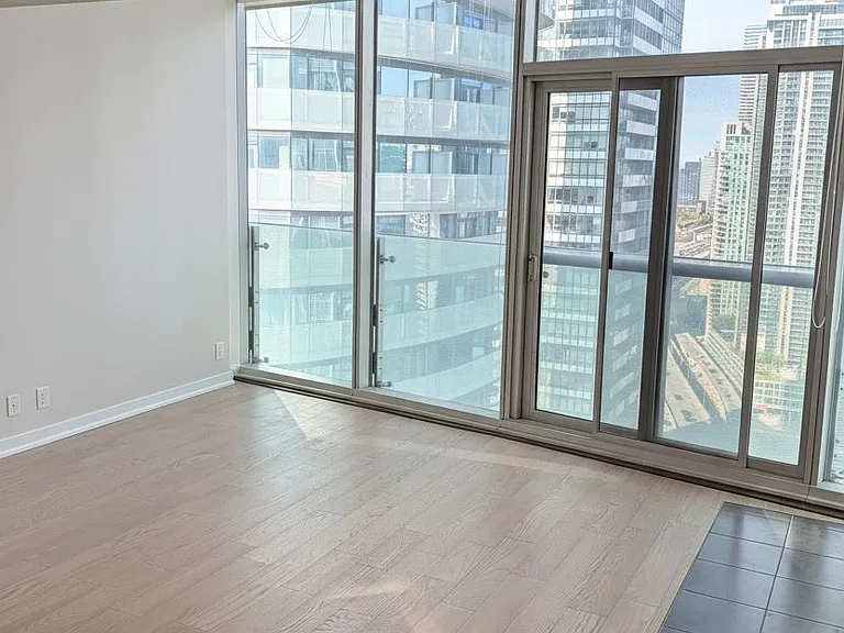 12 York St #3001 — Photo 6