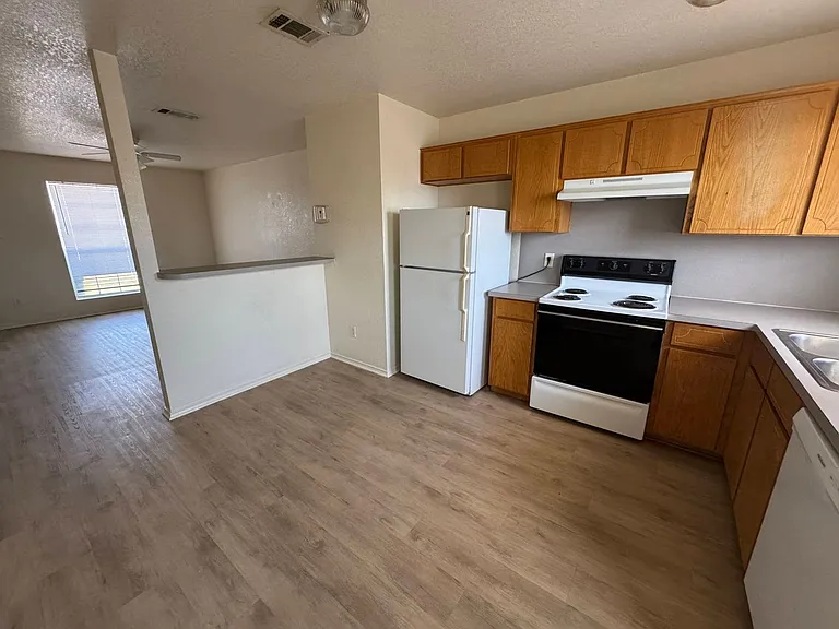 3806 Gus Dr — Photo 6